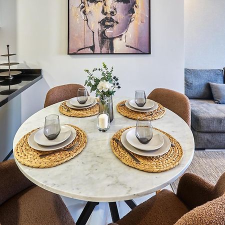 Ferienwohnung Sleek And Modern 2-Bed Unit In Downtown Casa Casablanca Exterior foto