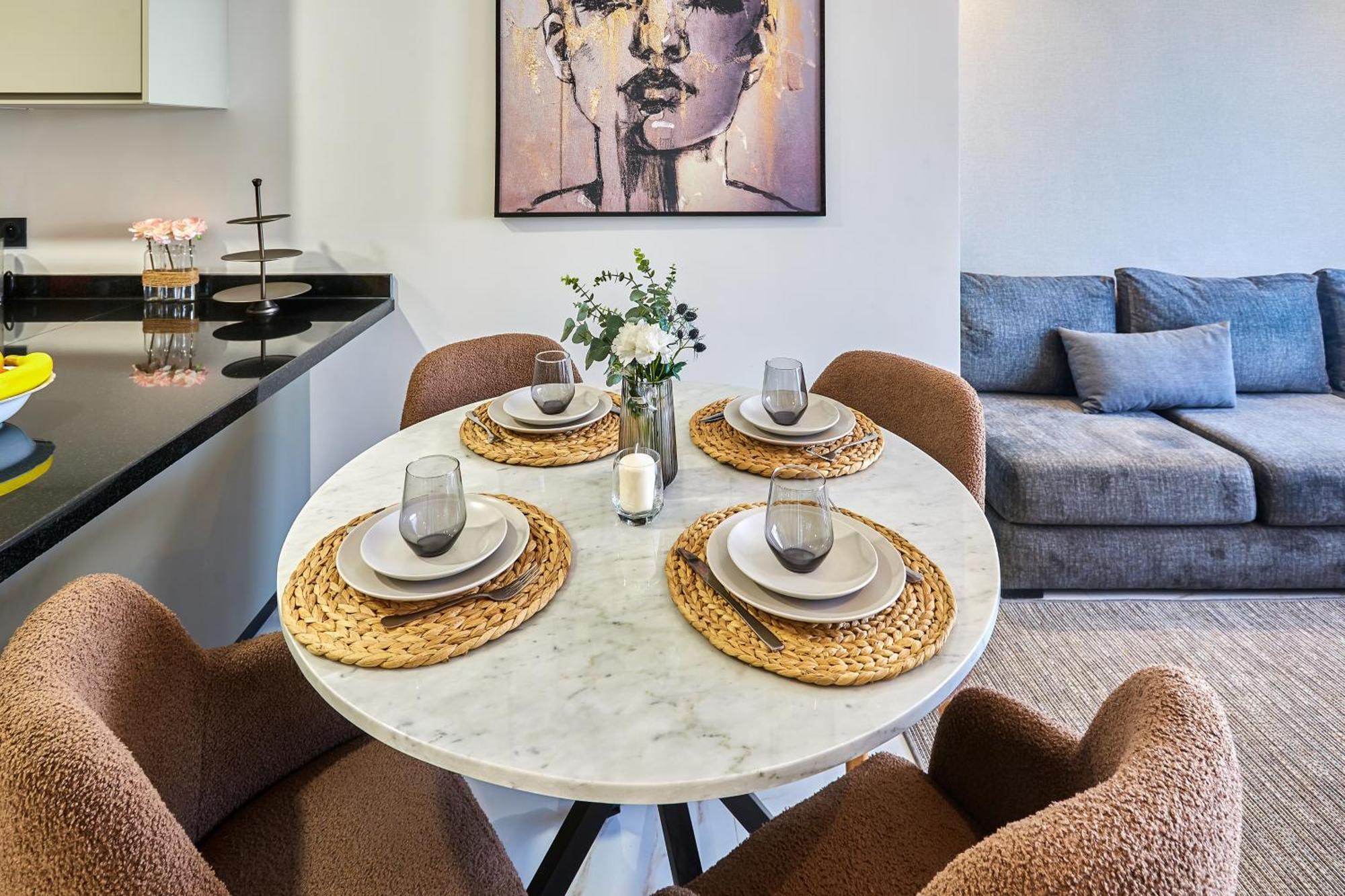 Ferienwohnung Sleek And Modern 2-Bed Unit In Downtown Casa Casablanca Exterior foto