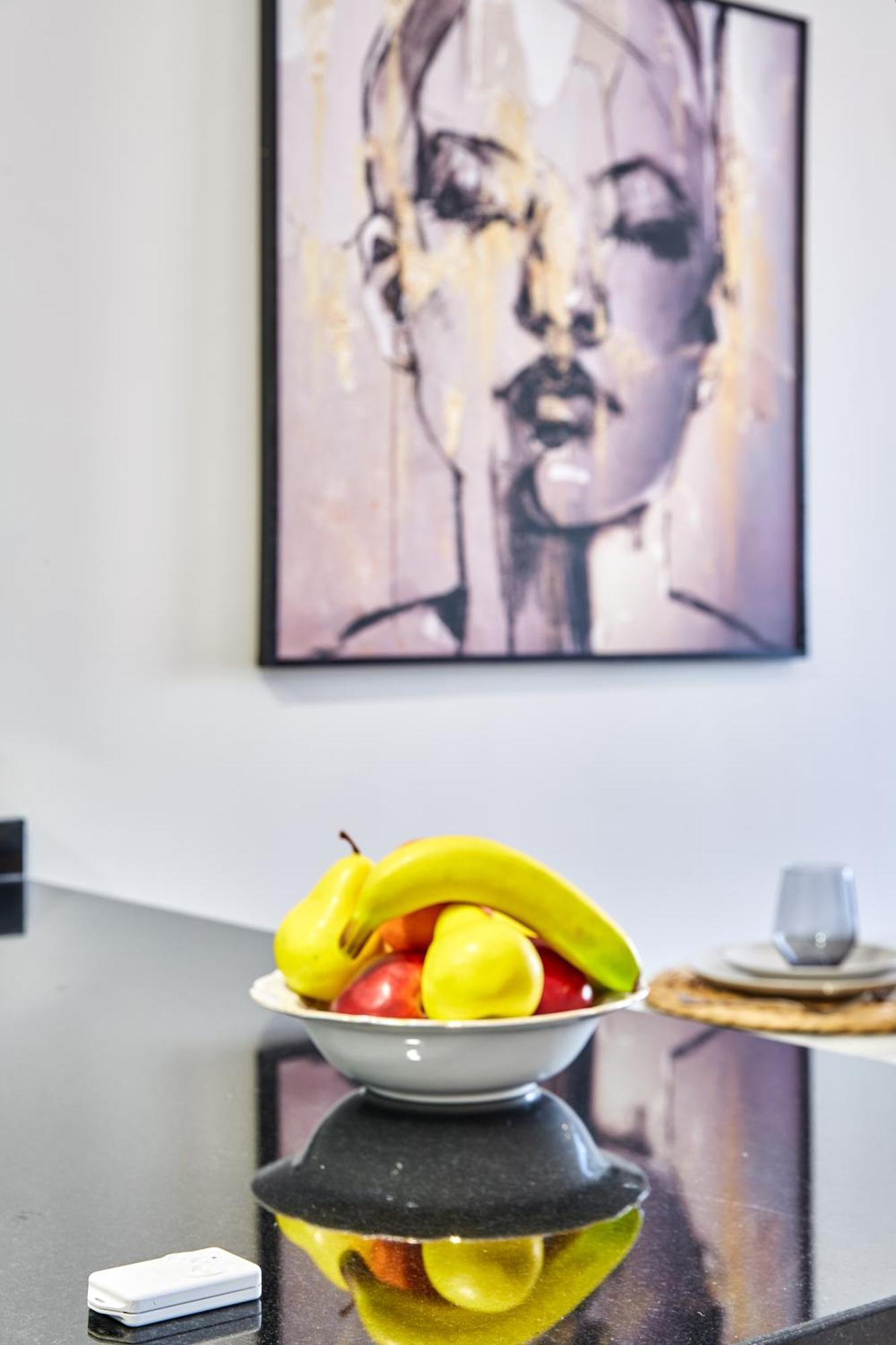 Ferienwohnung Sleek And Modern 2-Bed Unit In Downtown Casa Casablanca Exterior foto