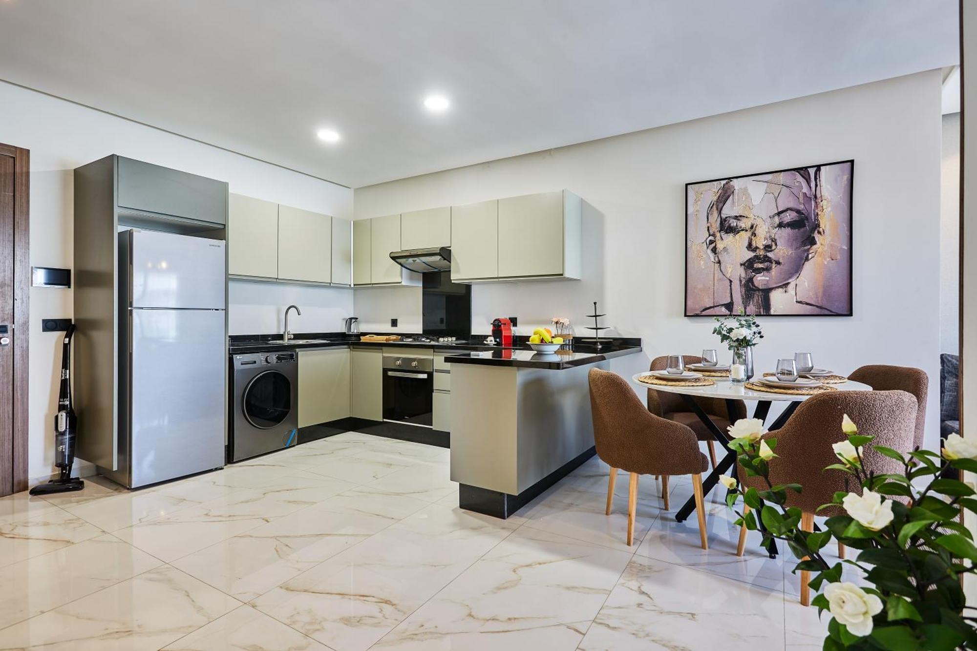 Ferienwohnung Sleek And Modern 2-Bed Unit In Downtown Casa Casablanca Exterior foto