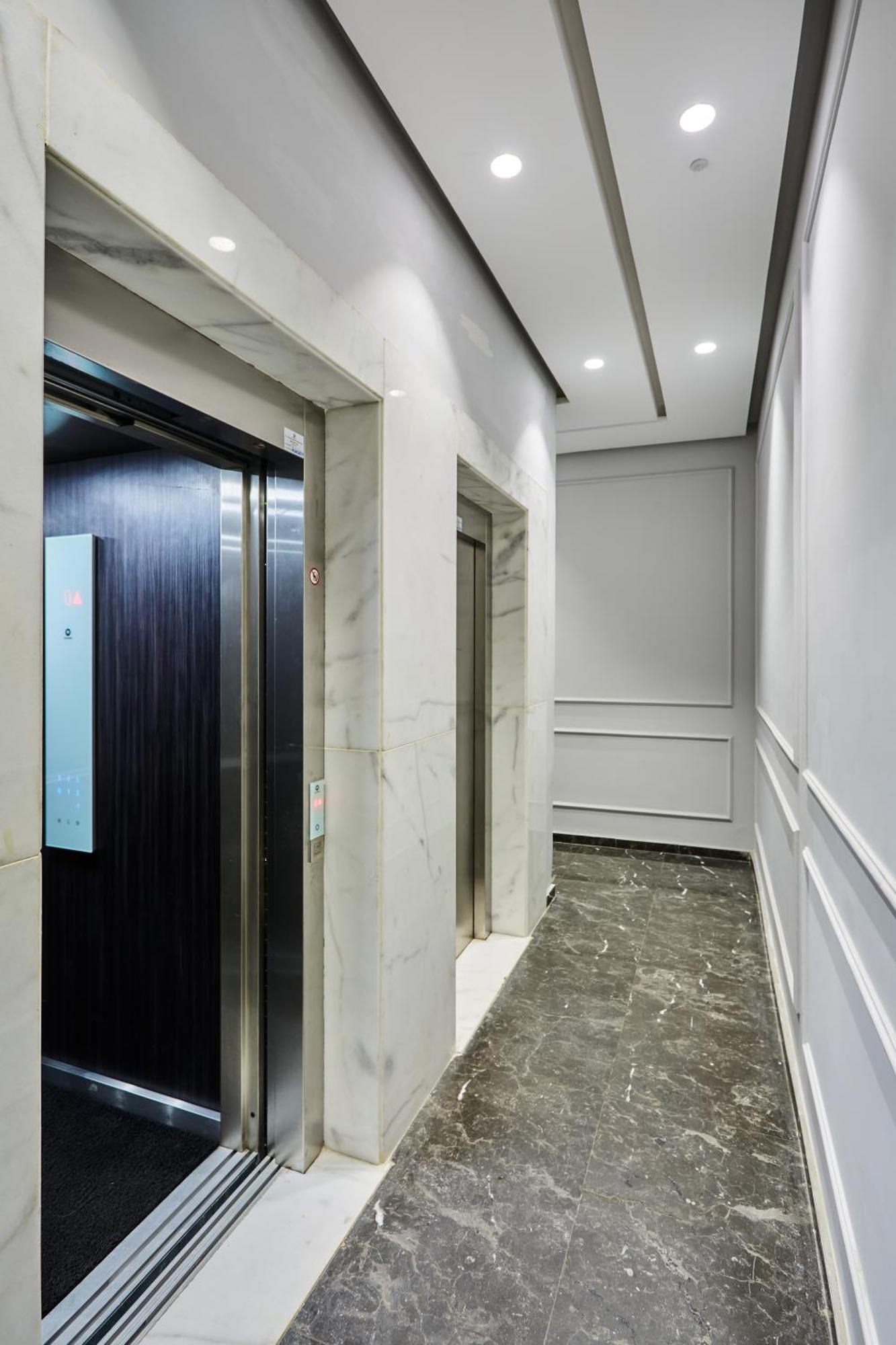 Ferienwohnung Sleek And Modern 2-Bed Unit In Downtown Casa Casablanca Exterior foto